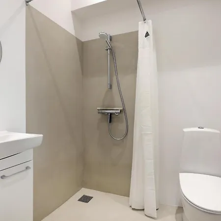 In With Wifi And 2 Bedrooms Apartment